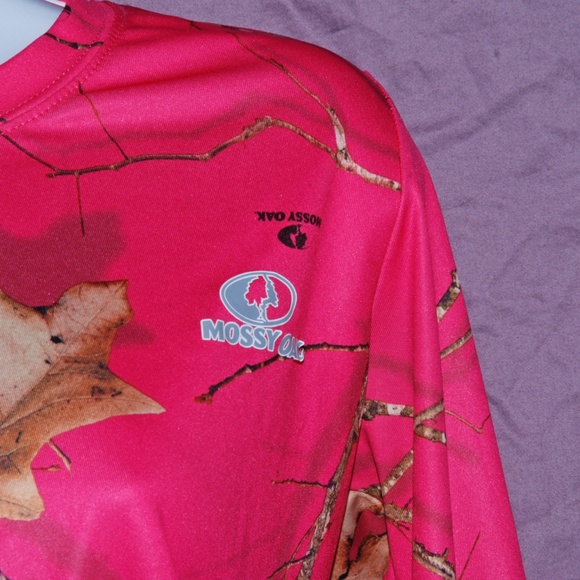 Pink Camouflage Shirt with Matching Hat Mossy Oak - Picture 4 of 7